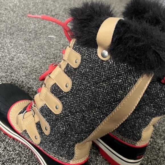 Sorel Tofino Brown,Tan, Red, blackHerringbone Lace Up Womens Winter Boots Size 5 - Picture 11 of 11
